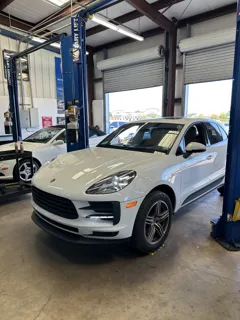 Ronnie Lee's Automotive