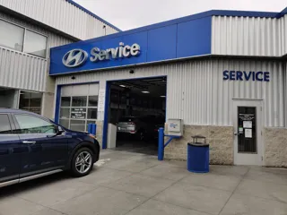 Hyundai Service Center - Lee Johnson