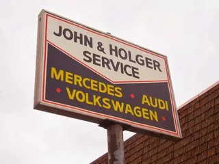 John & Holger Service Center